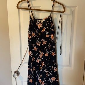 Billabong tie back dress